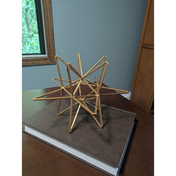 Geometric design goldtone metal decoration - Picture 5 of 7